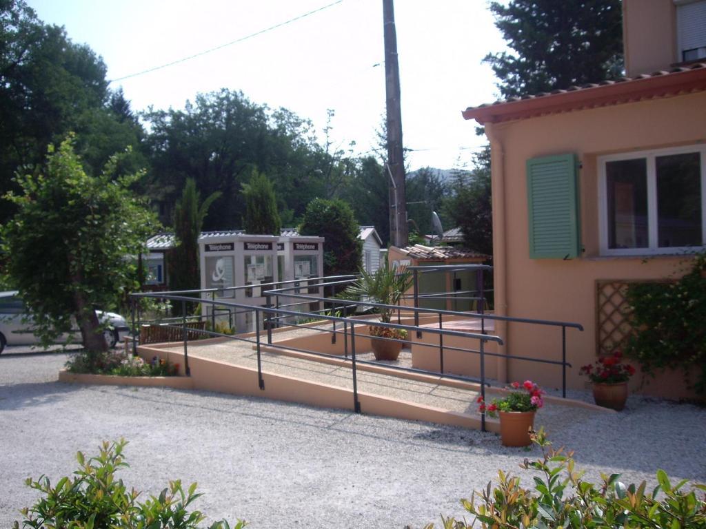 Les Rives Du Loup Hotel Tourrettes-sur-Loup Habitación foto